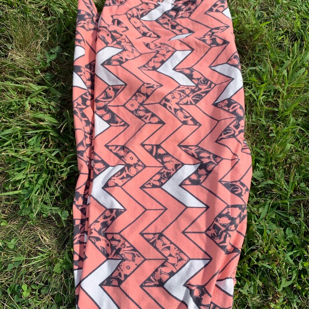 6 pairs of TC LuLaRoe Leggings